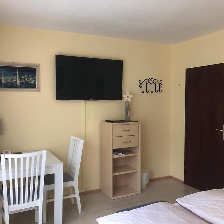 Ferienwohnung Appartement In Rheinbrohl Екстер'єр фото
