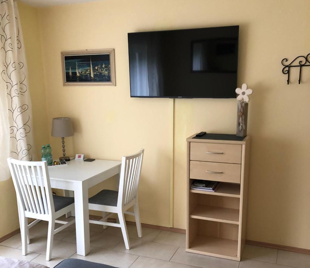Ferienwohnung Appartement In Rheinbrohl Екстер'єр фото